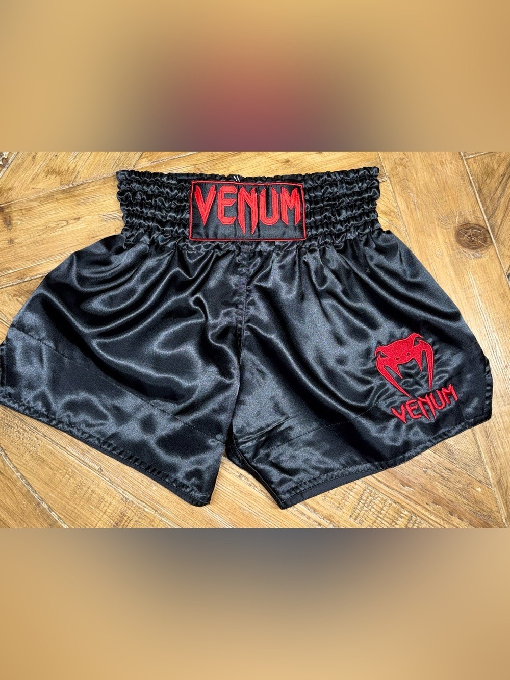 Venum Classic Muay Thai Boxing Shorts Black Red Embroidered Size Medium